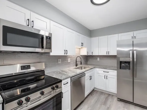 30535 W Forteen Mile Rd, Farmington, MI 48334