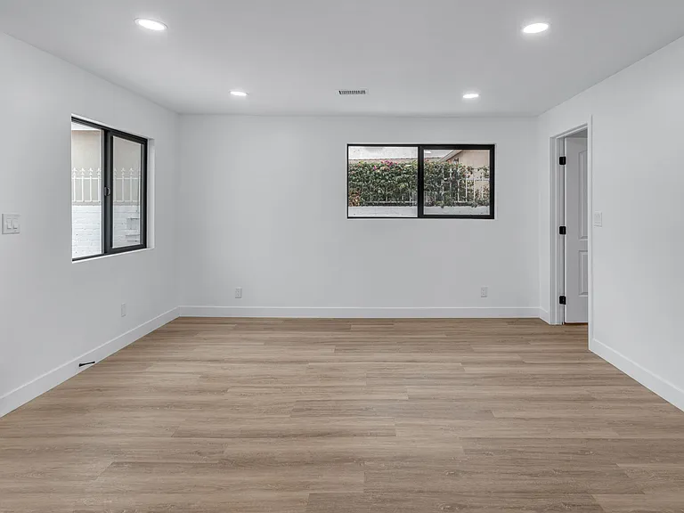 3157 Vera Ave #1/2 — Photo 4