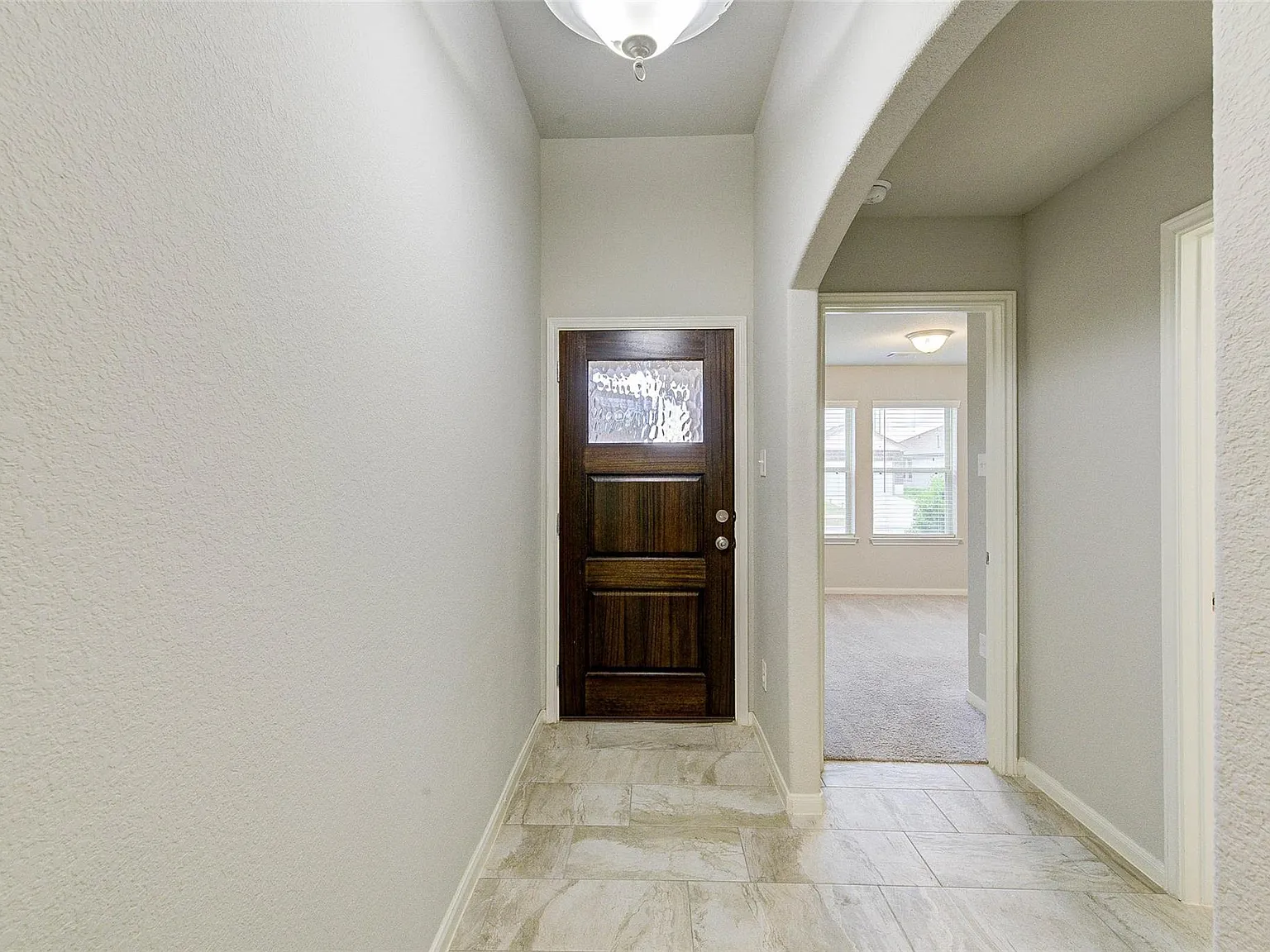 4 bed, 2.0 bath, 1999 sqft, $2,200 — Photo 4