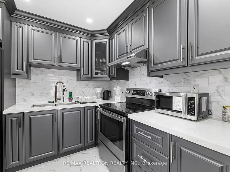 1141 Ritson Rd S — Photo 33