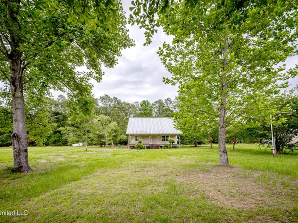 134 Lynne Ln, Lucedale, MS 39452