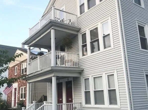 15-17 Pinehurst Ave, Providence, RI 02908