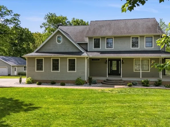 911 Moody Ridge Rd, Belpre, OH 45714