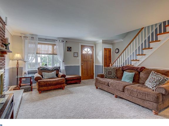 5th image of 256 Childs Ave