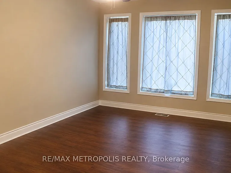 31 Goldenlight Cir — Photo 6
