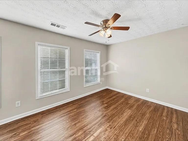 304 Woodland Pass — Photo 14