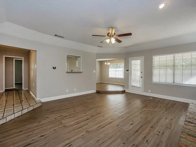 5732 Bermuda Dr — Photo 3
