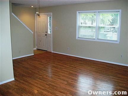 Livingroom with laminate flooring
