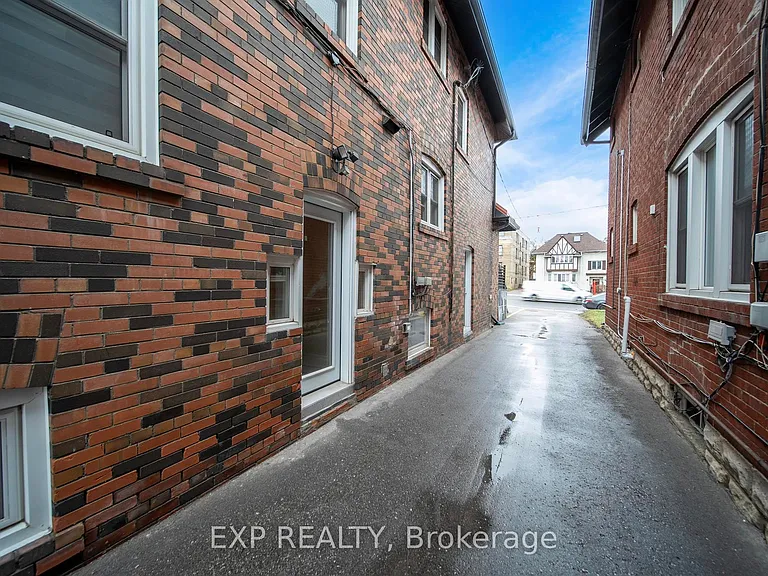 896 Avenue Rd #3 — Photo 28