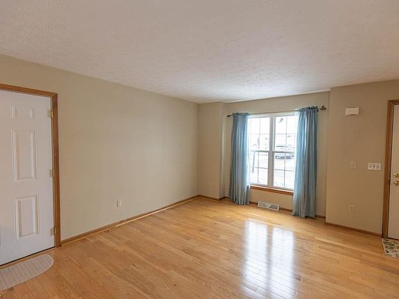 4th image of 1135 Glencove Cmns