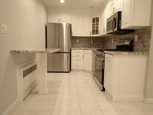 Rented by Hakeem Shahid, LREB | media 5