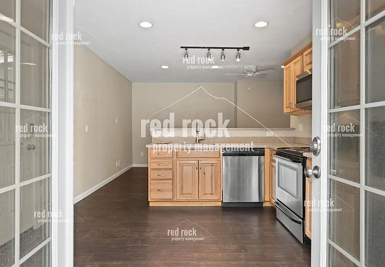 11321 E 31st Ave #B — Photo 13