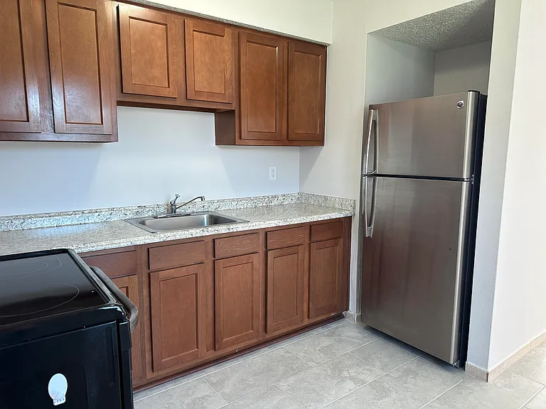 280 Sunset Dr #A — Photo 4