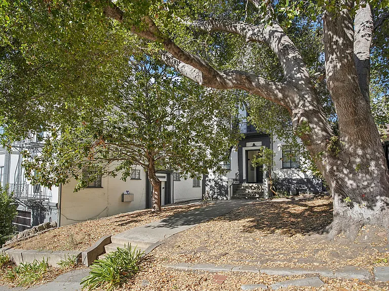 2363 Le Conte — Photo 22