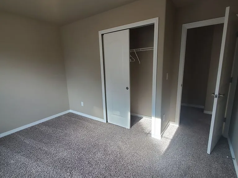 2421 Ridge Top Dr #5 — Photo 35