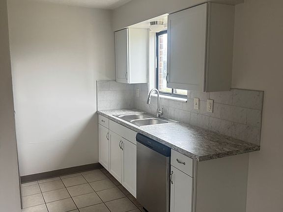 3rd image of 34 Carter Cir #2