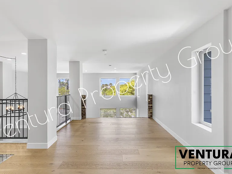 1901 S Victoria Ave #204 — Photo 28
