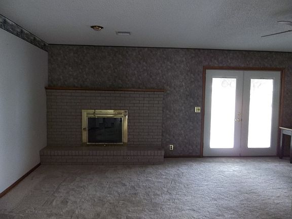 4th image of 913 S Gretchen Ave