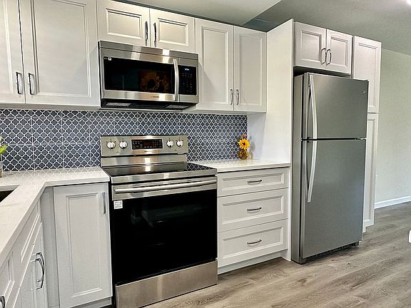 3rd image of 2701 E Sunrise Lakes Dr #106
