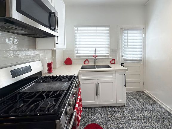 5th image of 1001 E 5th St #1/2