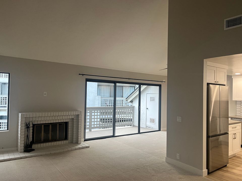 1st image of 532 Via De La Valle