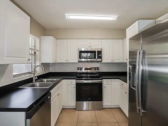 2nd image of 102 Circle Hill Dr