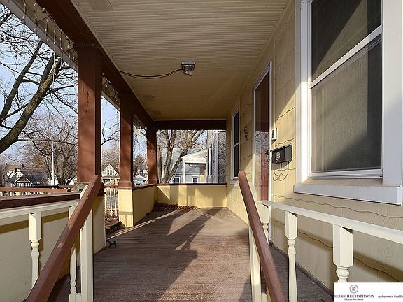 2nd image of 4942 Erskine St
