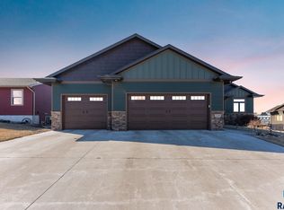 509 Valley View Ave, Baltic, SD 57003