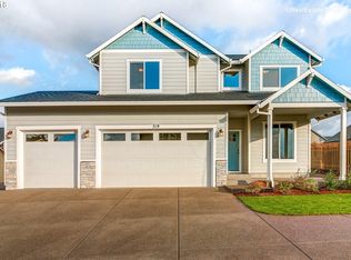 519 E Johnson St, Carlton, OR