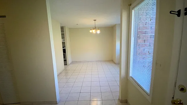 3 bed, 2.5 bath, 1405 sqft, $1,990 — Photo 2