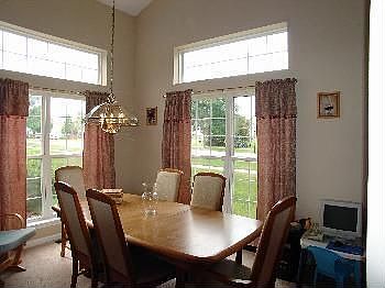 4th image of 1283 Royal Oak Ln