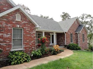 2 Riverchase Dr, Union, MO 63084