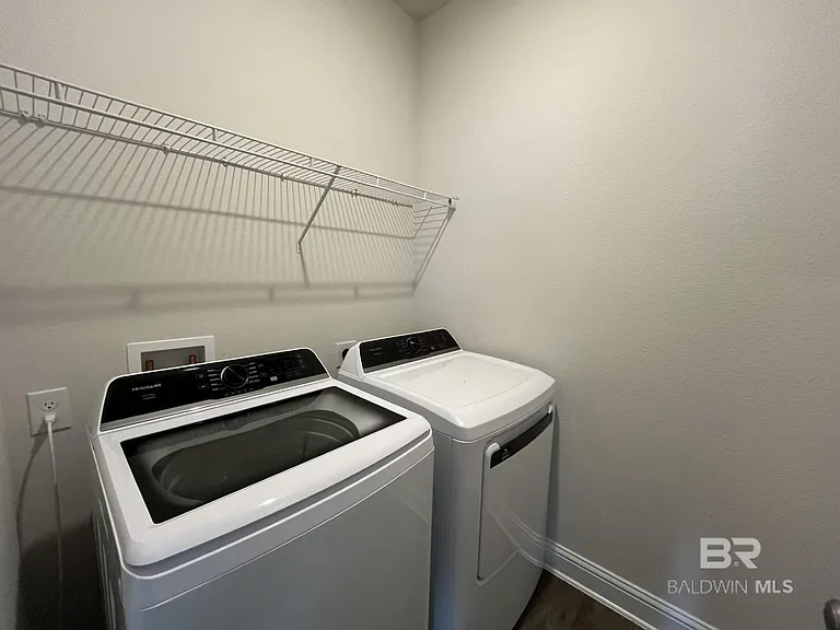 14836 Dayton Cir — Photo 11