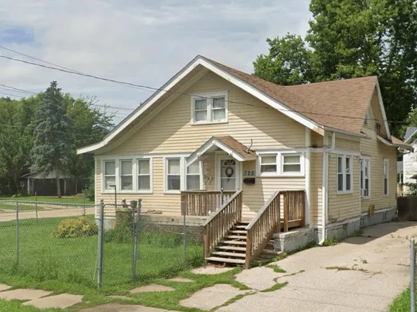 725 Saint Lawrence Ave, Beloit, WI 53511