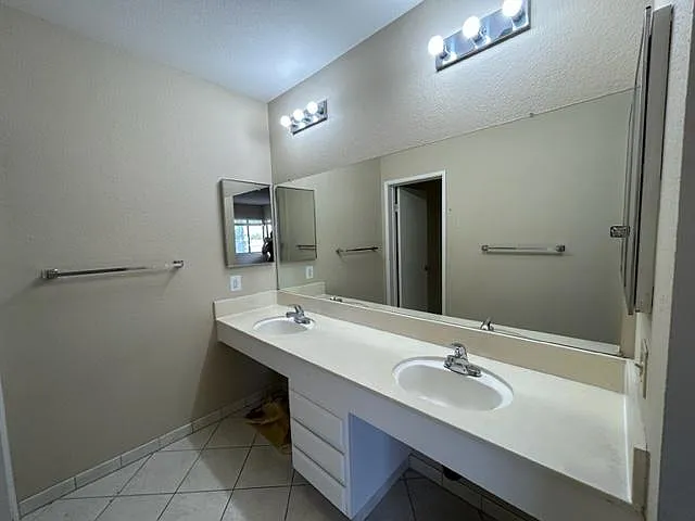 20651 Celeste Cir — Photo 24