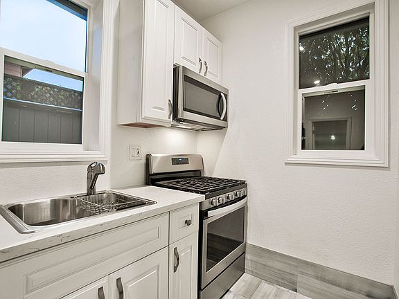 5th image of 1351 Eastshore Dr
