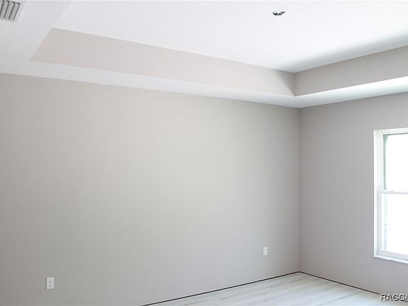 4th image of 1876 W Hialeah Dr