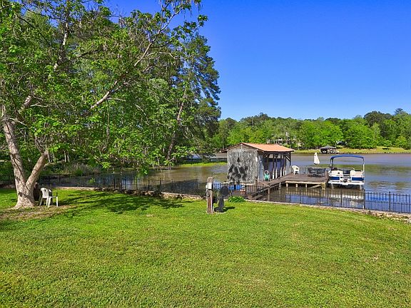 5th image of 105 Pinewood Dr