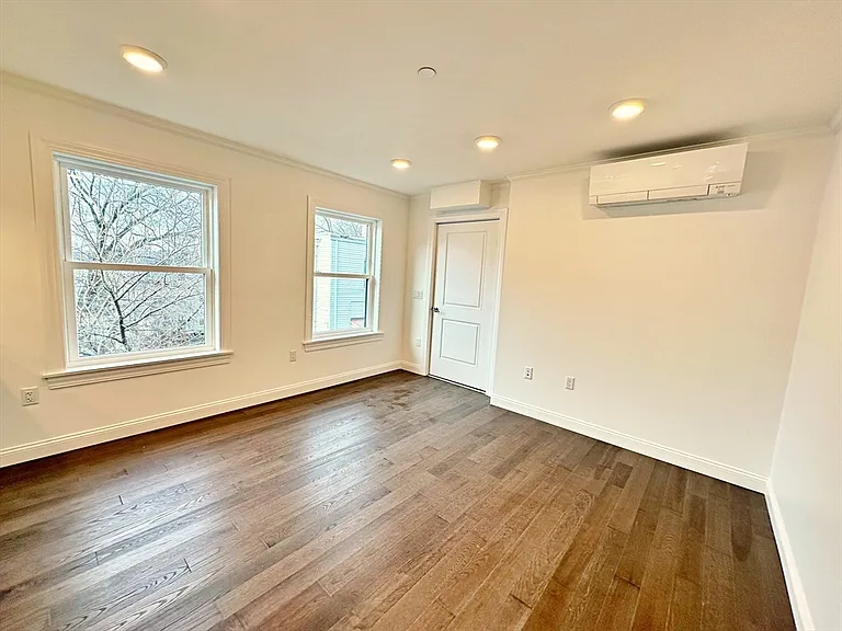 33 Leyden St #6 — Photo 6