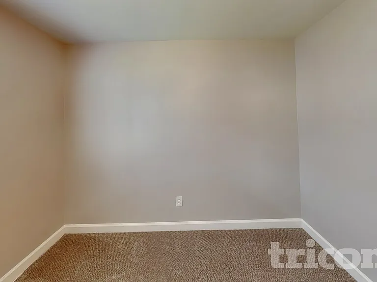 253 Aershire Ct — Photo 11