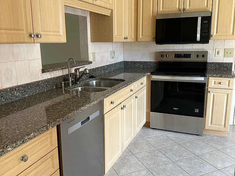 1481 Cairn Ct — Photo 3