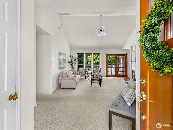 2nd image of 6211 Hickory Court SE
