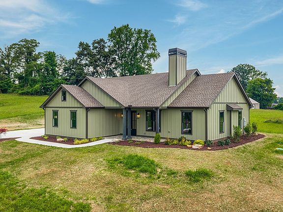 3rd image of 100 Redridge Rd