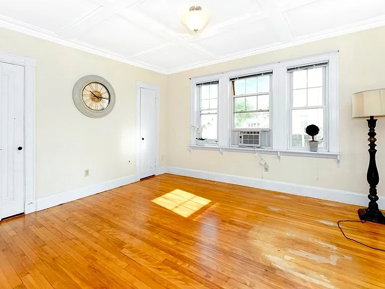 11 Webster St — Photo 5