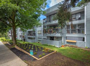 1777 Frances St #303, Vancouver, BC V5L 4Y6