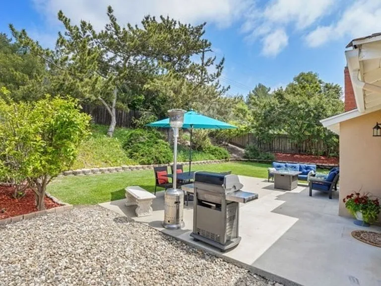 2590 Scott Pl — Photo 10