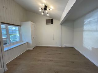 11 Acre Ln, Hicksville, NY 11801