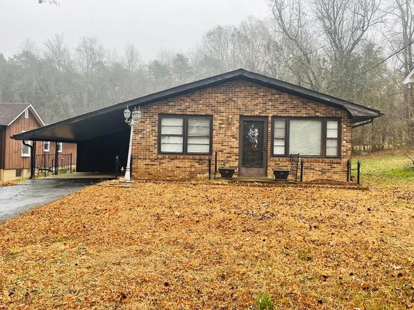 318 Cedarbrook Dr, Danville, VA 24541