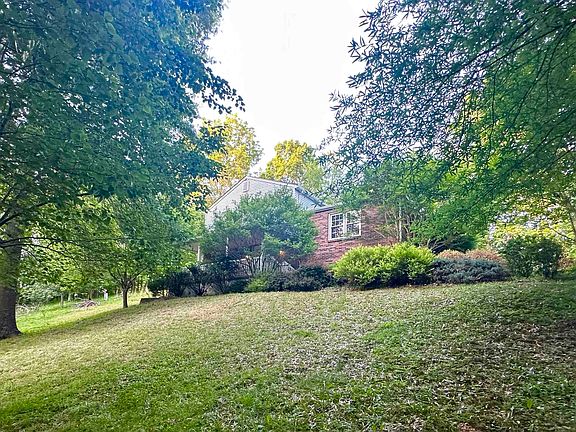 2nd image of 3 N Lake Dr