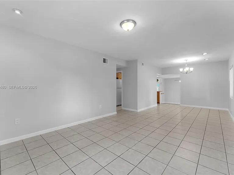 6130 SW 47th St — Photo 4